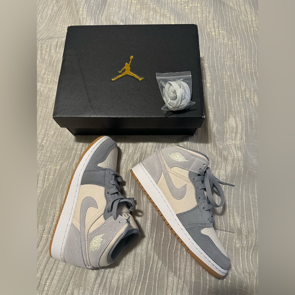 Air Jordan 1 Mid SE
Coconut Milk